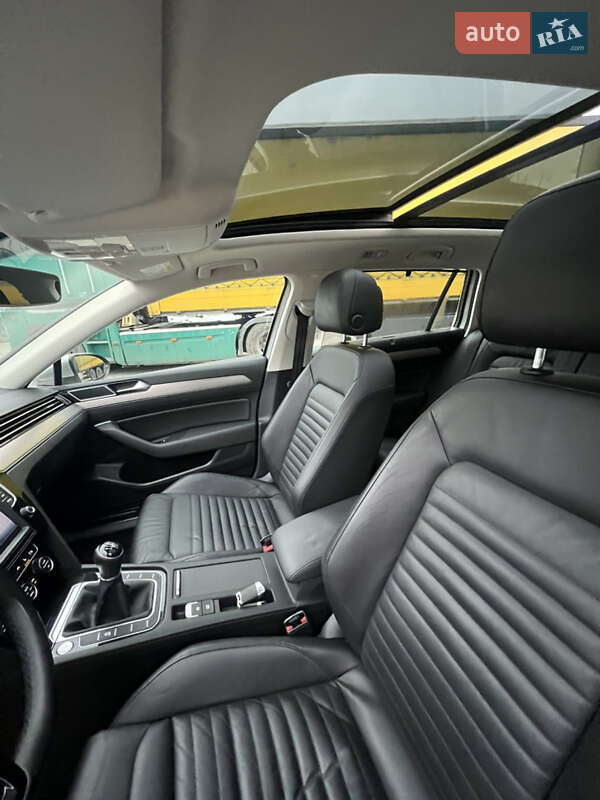 Универсал Volkswagen Passat 2016 в Луцке фото 22 Универсал Volkswagen Passat 2016 в Луцке