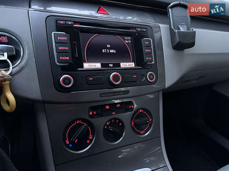 Универсал Volkswagen Passat 2009 в Одессе