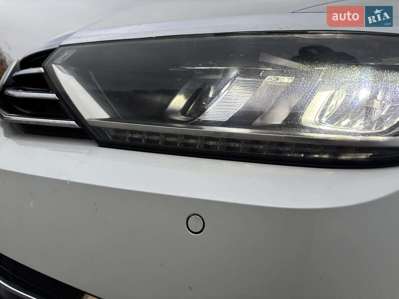 Универсал Volkswagen Passat 2018 в Львове