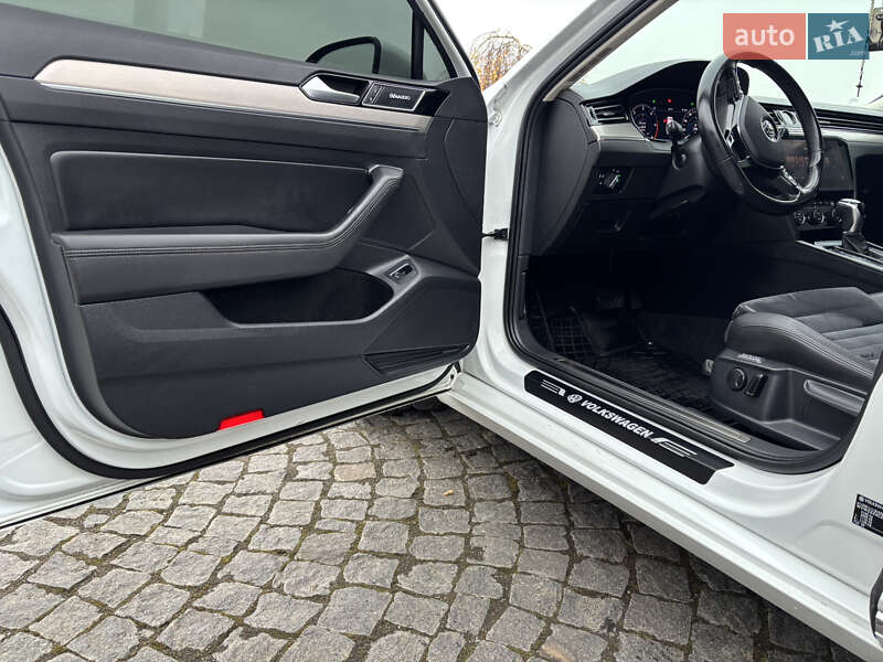 Универсал Volkswagen Passat 2018 в Львове