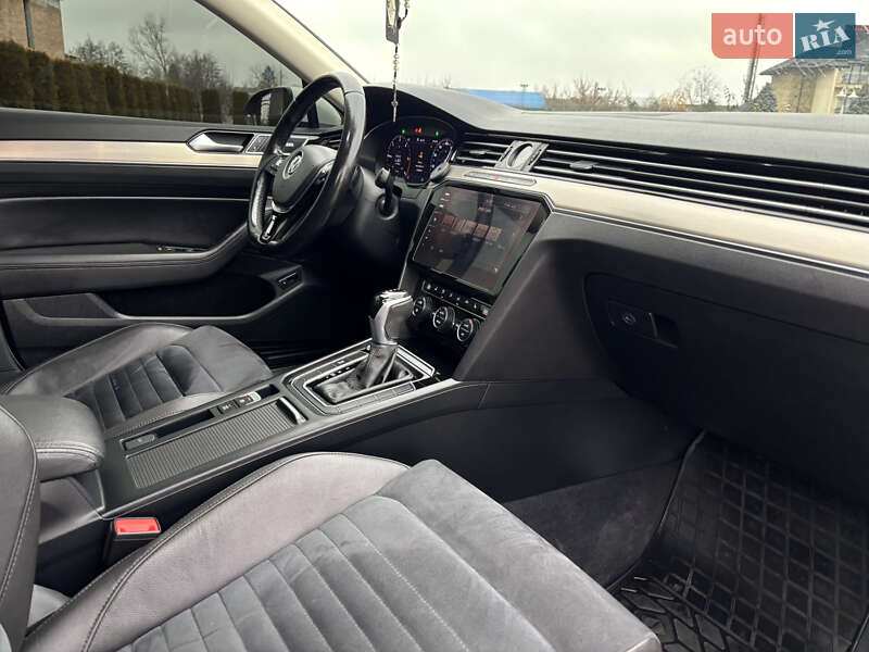 Универсал Volkswagen Passat 2018 в Львове