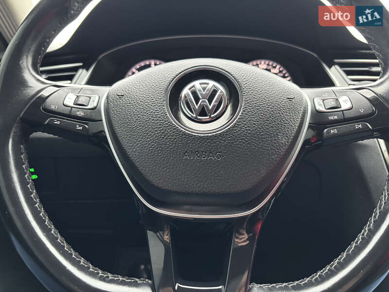 Универсал Volkswagen Passat 2018 в Львове