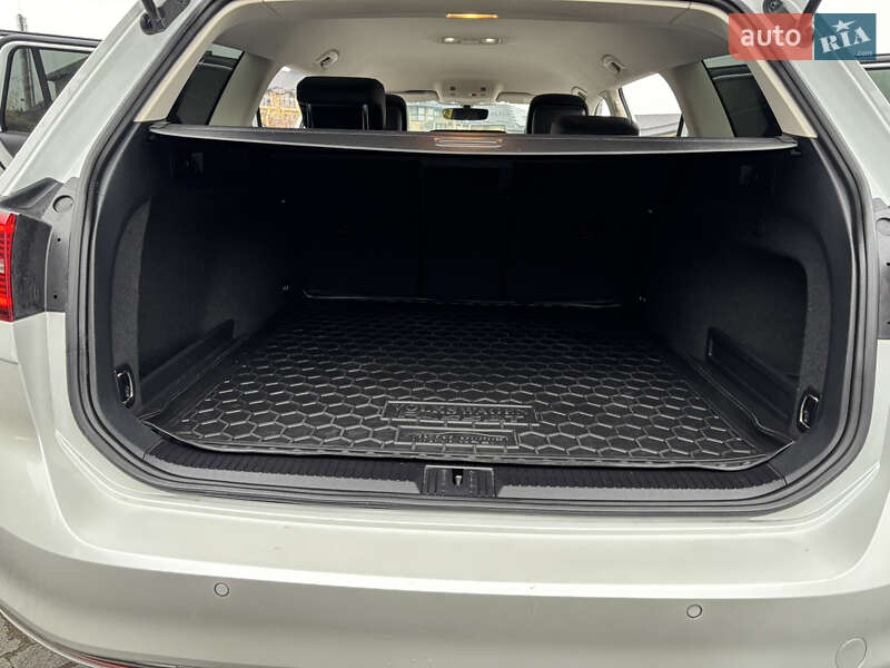 Универсал Volkswagen Passat 2018 в Львове