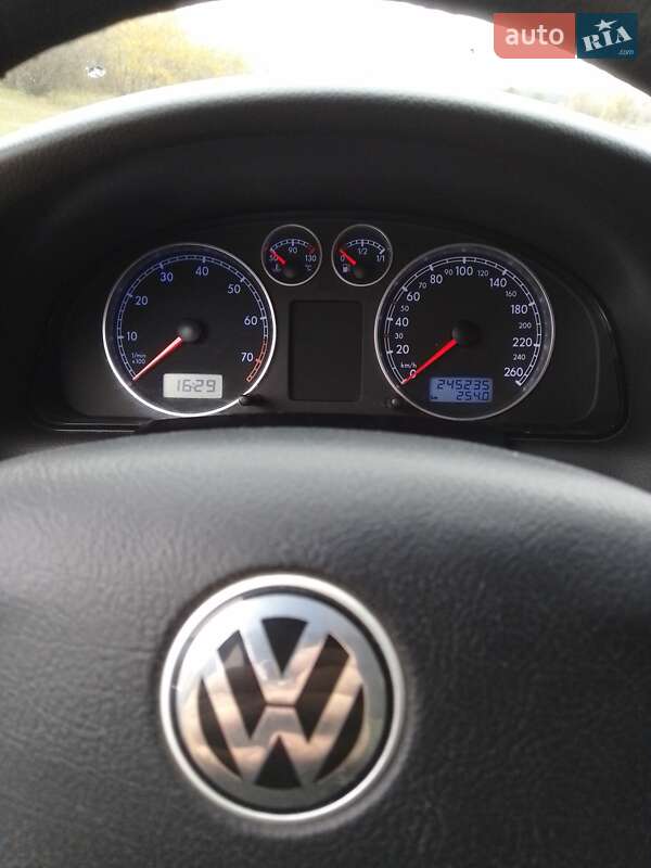Седан Volkswagen Passat 2001 в Вышгороде фото 16 Седан Volkswagen Passat 2001 в Вышгороде