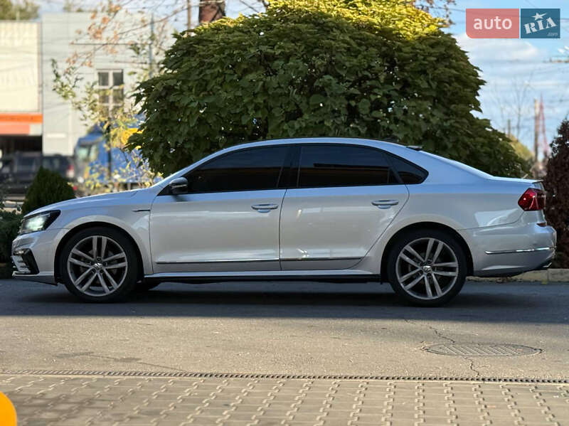 Седан Volkswagen Passat 2018 в Днепре