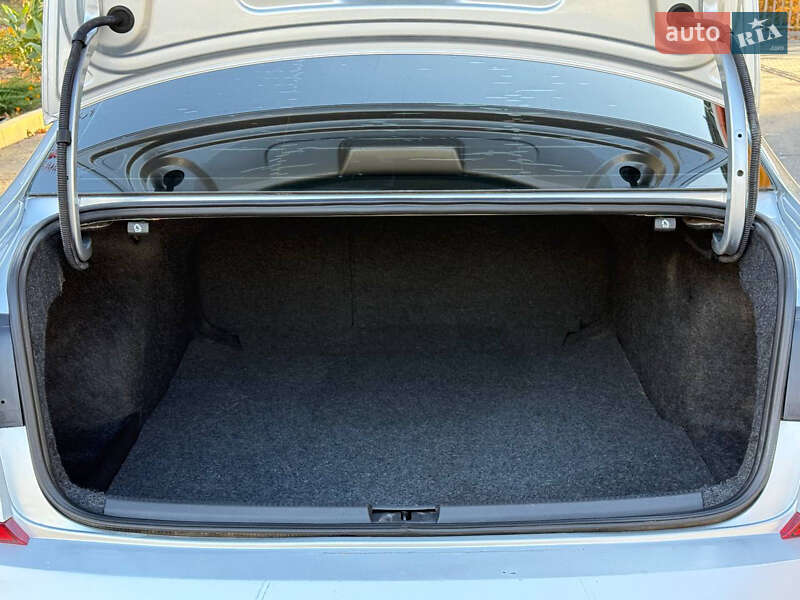 Седан Volkswagen Passat 2018 в Днепре