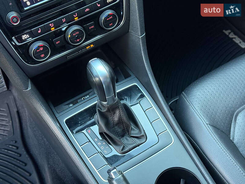 Седан Volkswagen Passat 2018 в Днепре