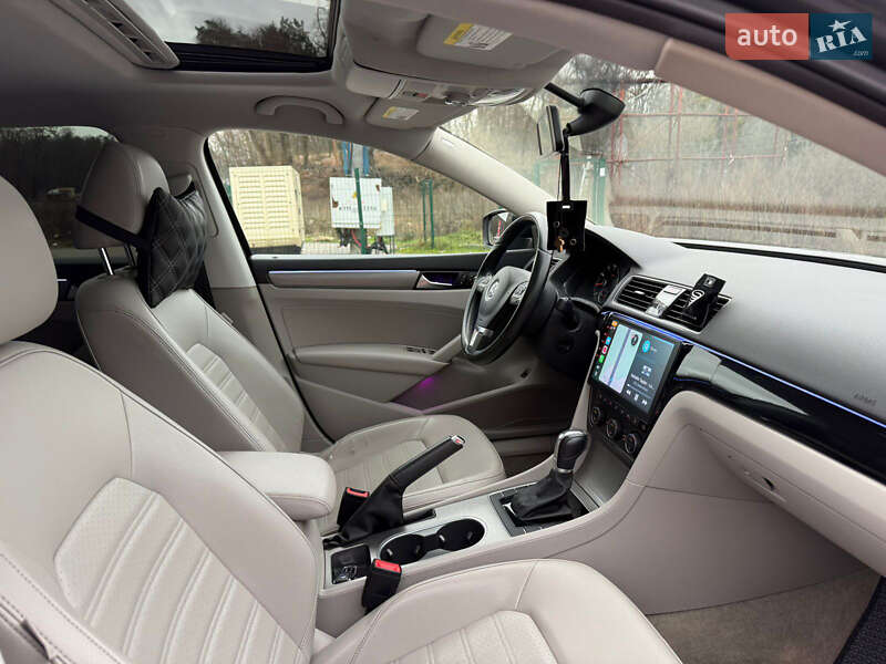 Седан Volkswagen Passat 2014 в Киеве