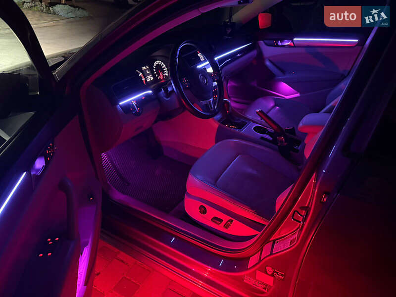 Седан Volkswagen Passat 2014 в Киеве