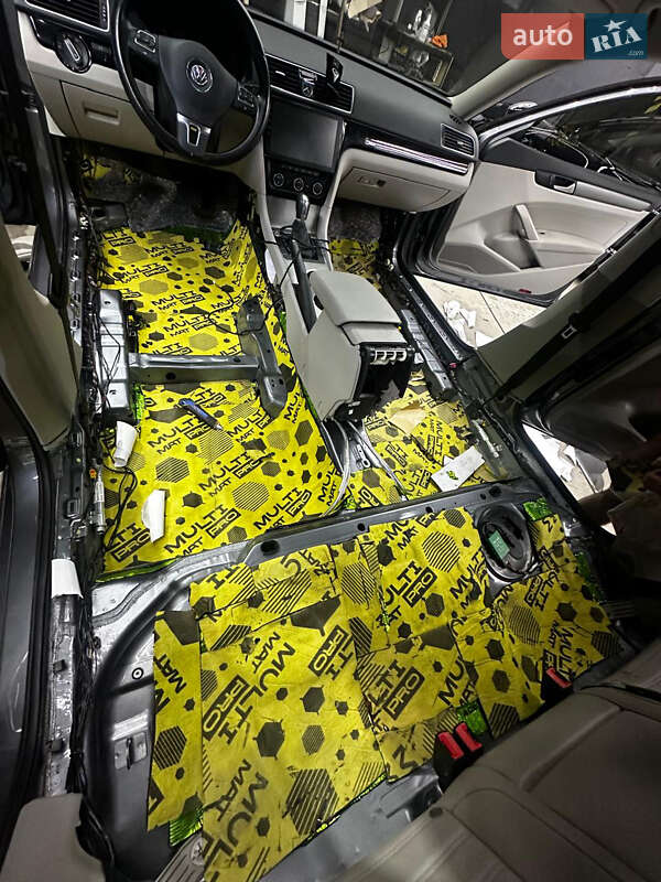 Седан Volkswagen Passat 2014 в Киеве