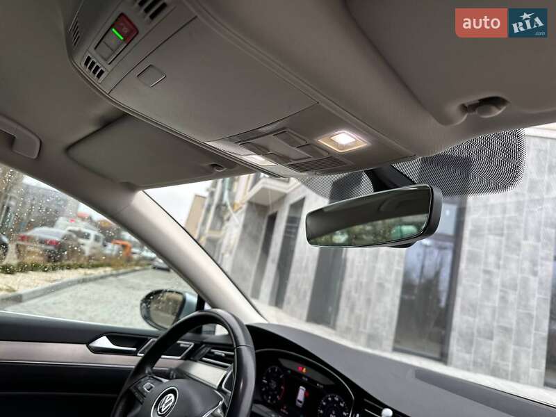 Универсал Volkswagen Passat 2019 в Львове