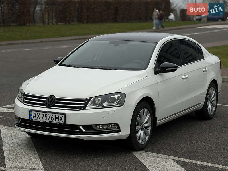 Седан Volkswagen Passat 2011 в Киеве