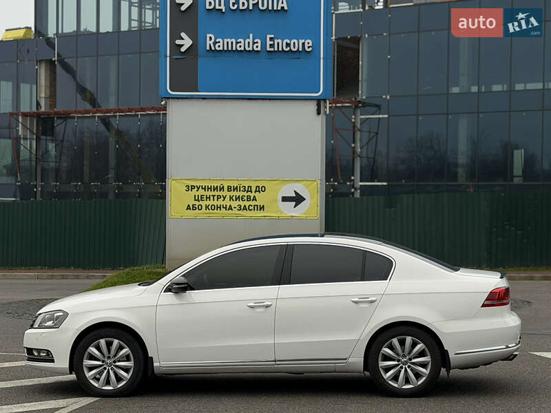 Седан Volkswagen Passat 2011 в Киеве