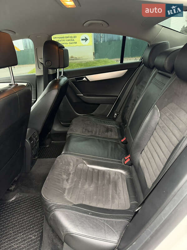 Седан Volkswagen Passat 2011 в Киеве