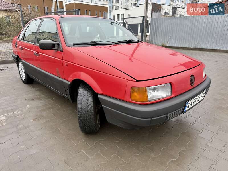 Седан Volkswagen Passat 1989 в Киеве