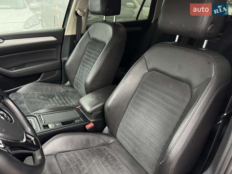 Универсал Volkswagen Passat 2016 в Умани фото 10 Универсал Volkswagen Passat 2016 в Умани