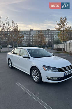 Седан Volkswagen Passat 2013 в Днепре