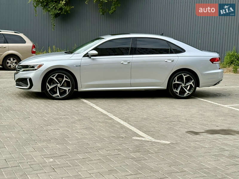 Седан Volkswagen Passat 2020 в Житомирі