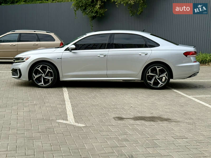 Седан Volkswagen Passat 2020 в Житомирі