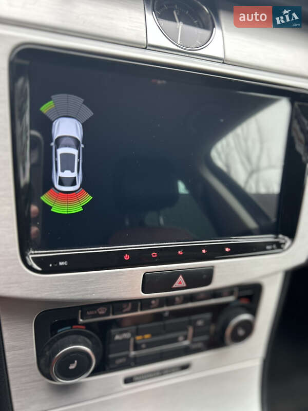 Универсал Volkswagen Passat 2011 в Хотове