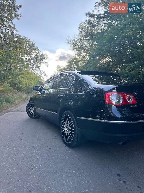 Седан Volkswagen Passat 2006 в Днепре