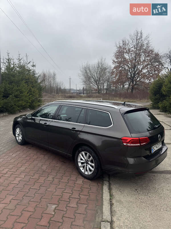 Універсал Volkswagen Passat 2015 в Шепетівці