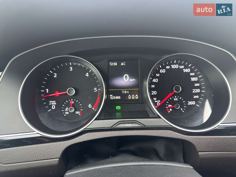 Універсал Volkswagen Passat 2015 в Шепетівці