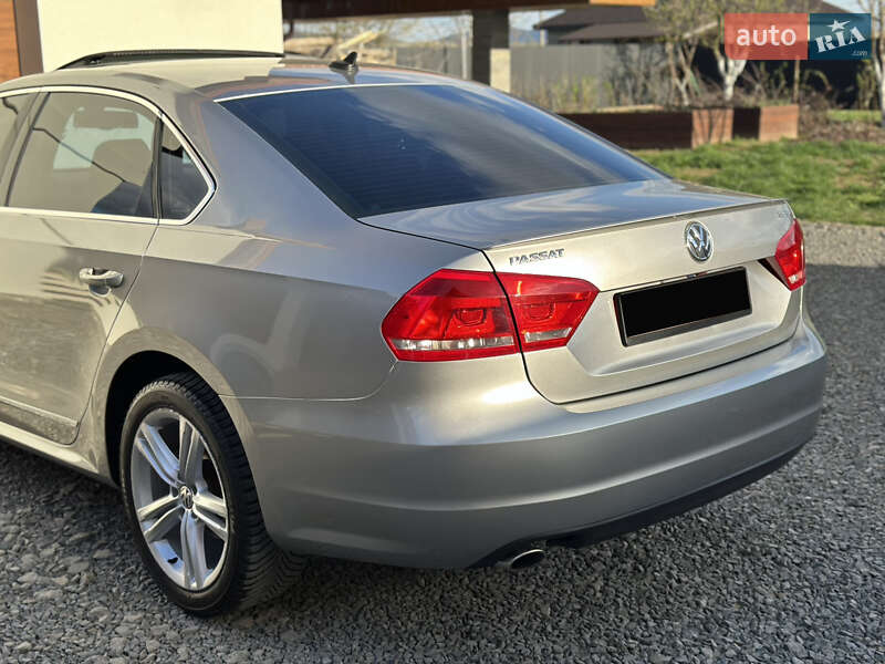 Седан Volkswagen Passat 2013 в Ужгороде
