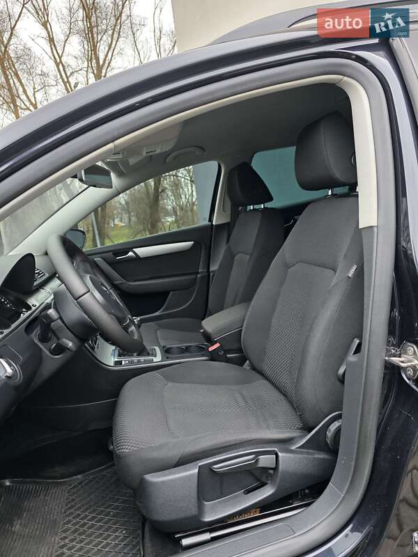 Универсал Volkswagen Passat 2011 в Хмельницком