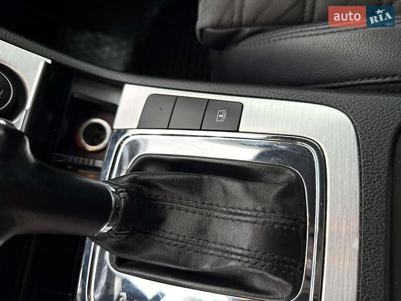 Седан Volkswagen Passat 2009 в Львове