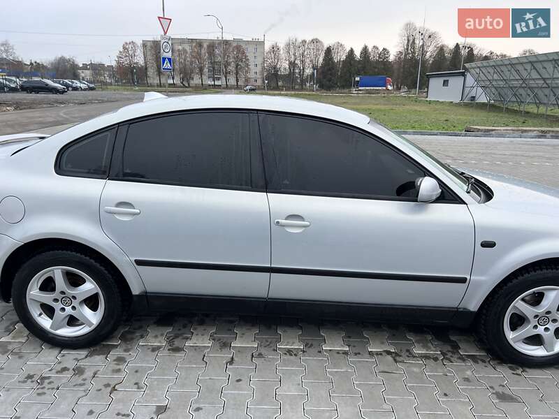 Седан Volkswagen Passat 2000 в Владимире