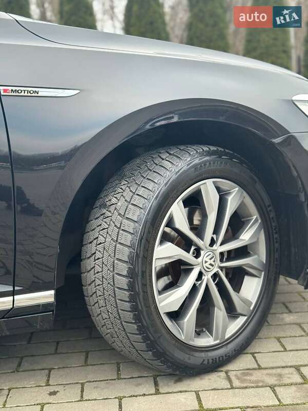Универсал Volkswagen Passat 2015 в Ровно