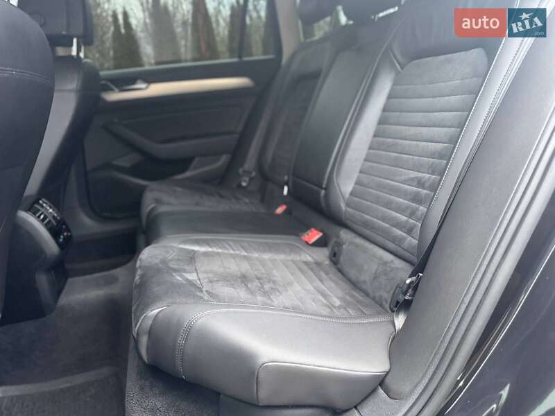 Универсал Volkswagen Passat 2015 в Ровно