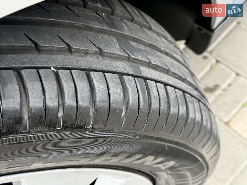 Седан Volkswagen Passat 2003 в Одессе