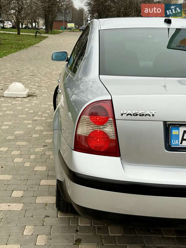 Седан Volkswagen Passat 2003 в Одессе