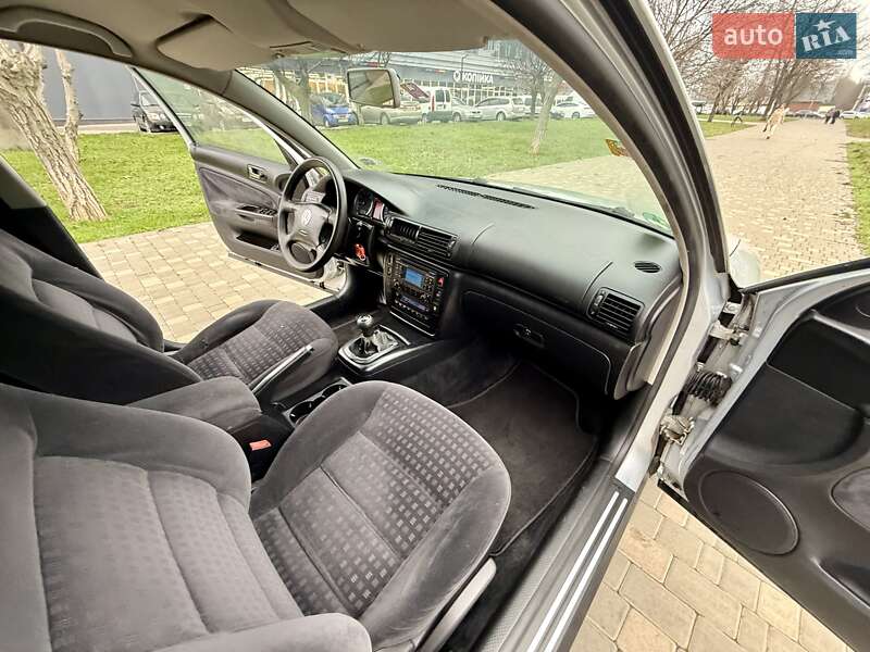 Седан Volkswagen Passat 2003 в Одессе