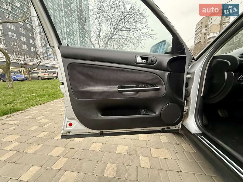 Седан Volkswagen Passat 2003 в Одессе