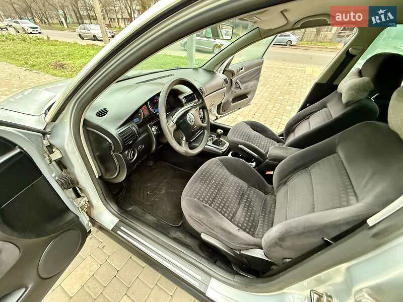 Седан Volkswagen Passat 2003 в Одессе