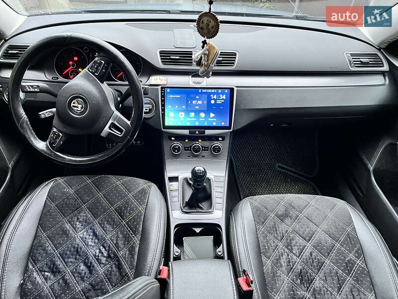 Универсал Volkswagen Passat 2013 в Харькове