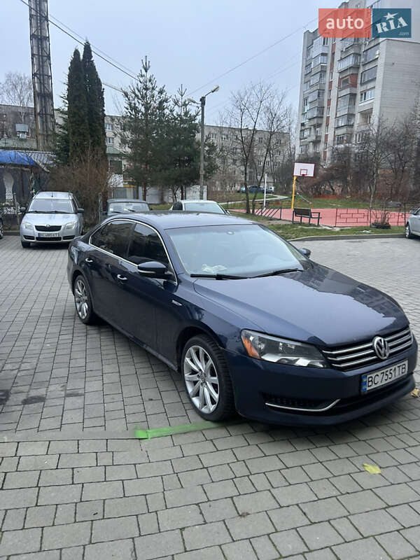 Седан Volkswagen Passat 2014 в Львове