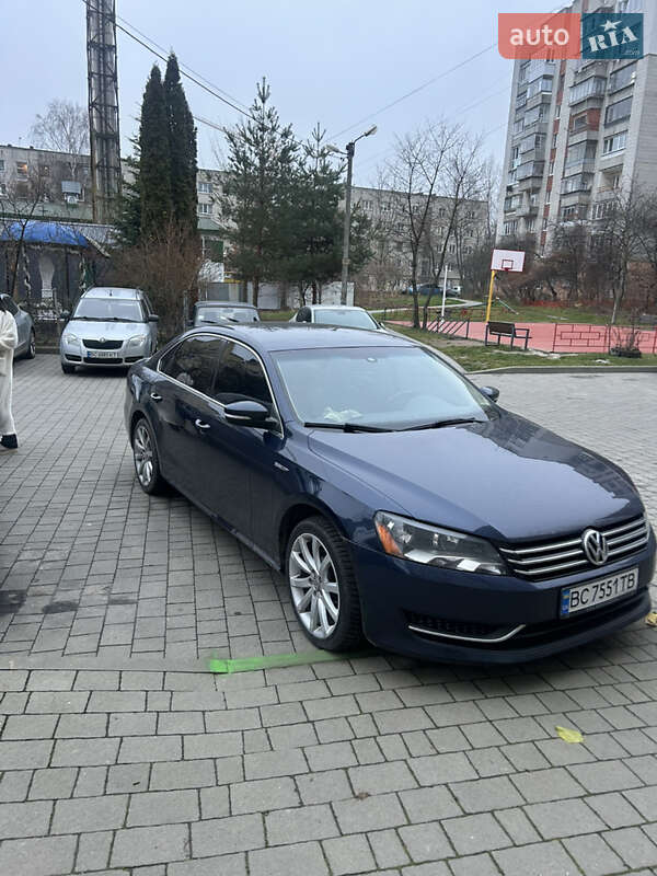 Седан Volkswagen Passat 2014 в Львове