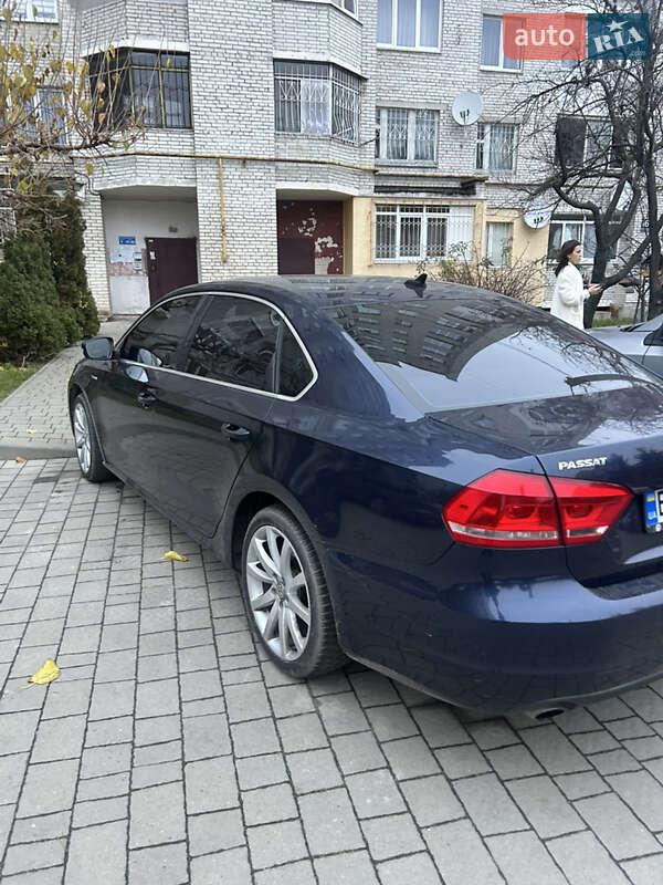 Седан Volkswagen Passat 2014 в Львове