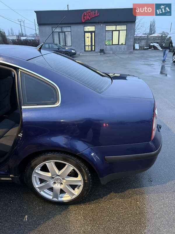 Седан Volkswagen Passat 2002 в Чернігові