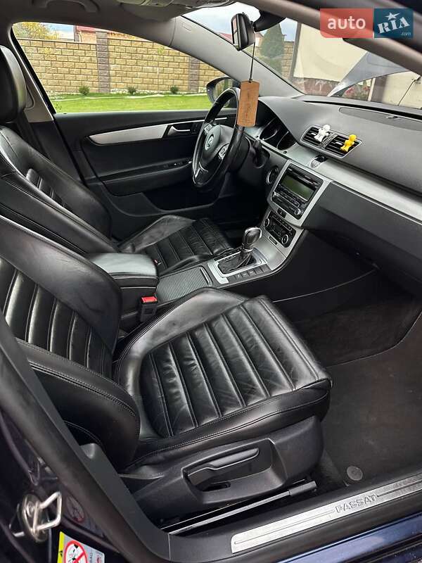 Универсал Volkswagen Passat 2011 в Тернополе