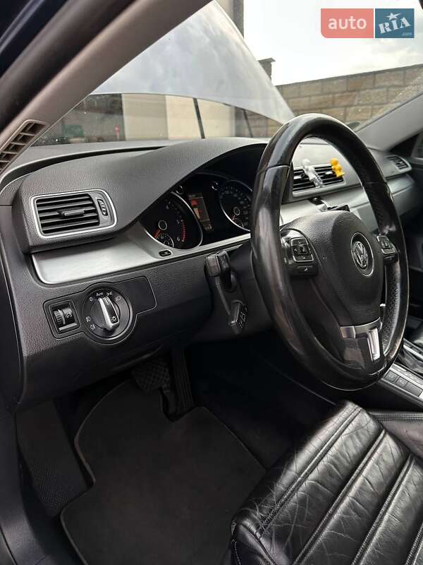Универсал Volkswagen Passat 2011 в Тернополе