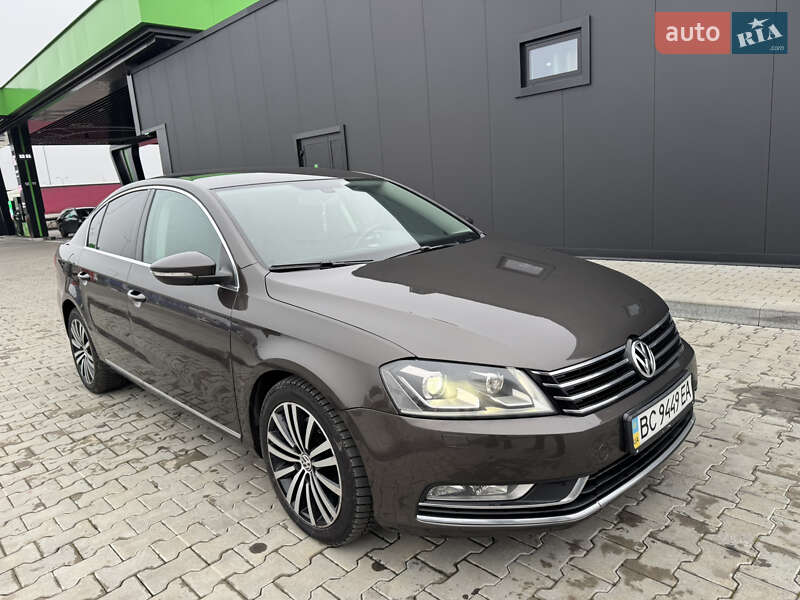 Седан Volkswagen Passat 2013 в Стрые