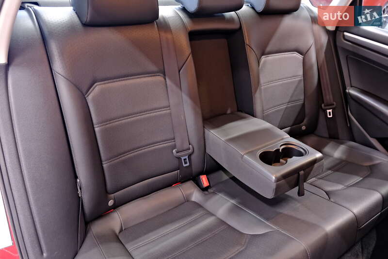 Седан Volkswagen Passat 2017 в Одесі фото 40 Седан Volkswagen Passat 2017 в Одесі