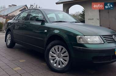 Седан Volkswagen Passat 2000 в Львове