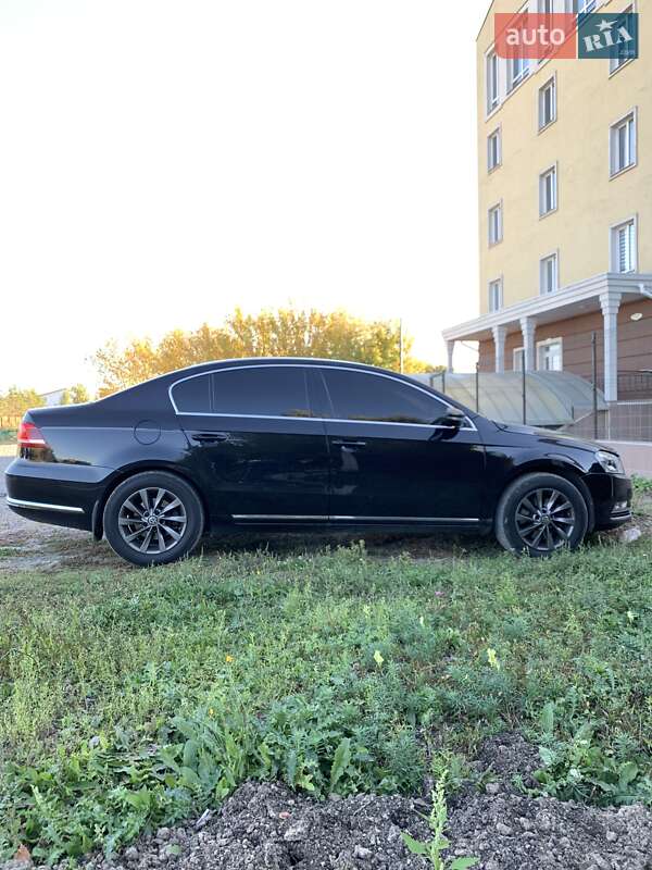 Седан Volkswagen Passat 2012 в Житомире фото 2 Седан Volkswagen Passat 2012 в Житомире