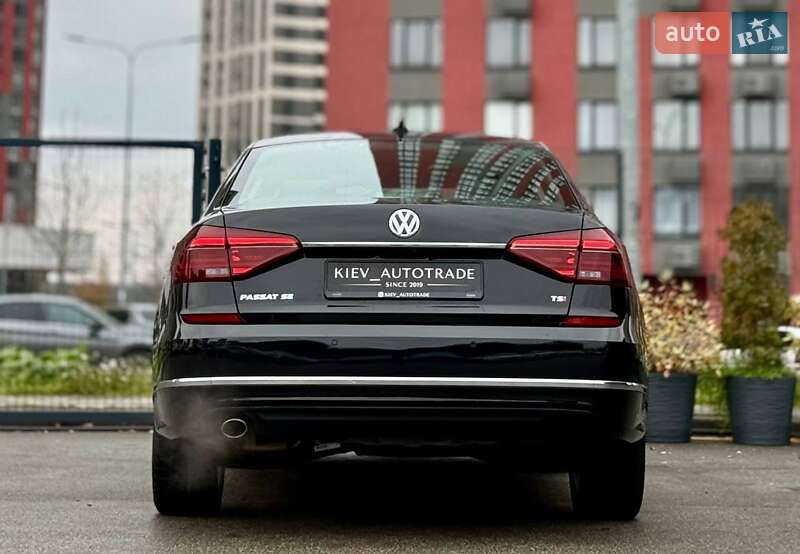 Седан Volkswagen Passat 2018 в Киеве